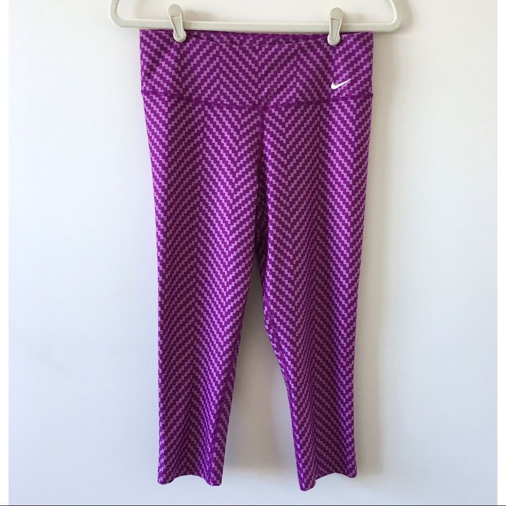 Nike | Legend 2.0 Capri Legging